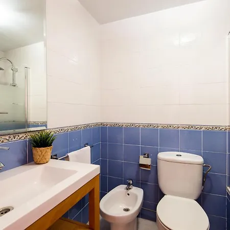 Apartment Center 2bed 2b Aircon Wif And Parking Free Malaga