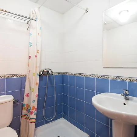 Center 2bed 2b Aircon Wif And Parking Free Apartment