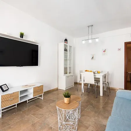 Apartment Center 2bed 2b Aircon Wif And Parking Free