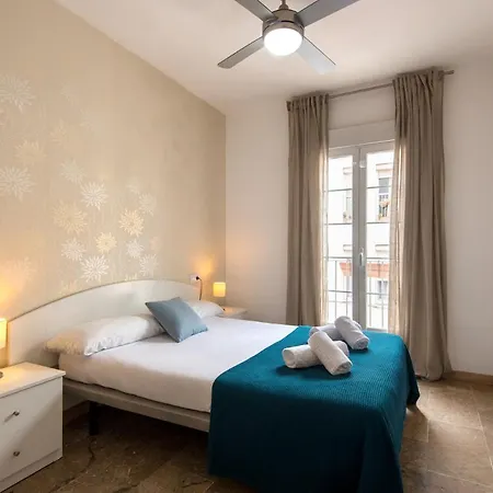 Apartment Center 2bed 2b Aircon Wif And Parking Free *